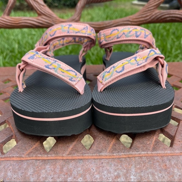 NWT Teva universal flatform sandal in ziggy rose tan - Picture 8 of 11